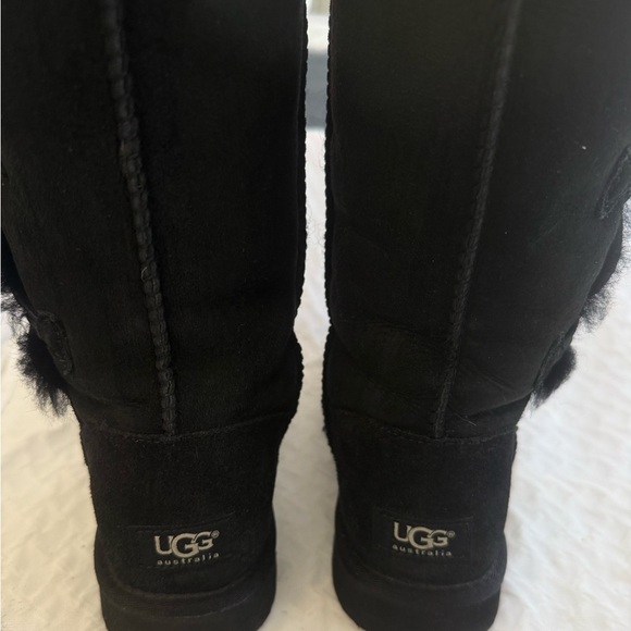 “SIZE 7” UGG Women's Bailey Button Triplet II Boot - Picture 5 of 5